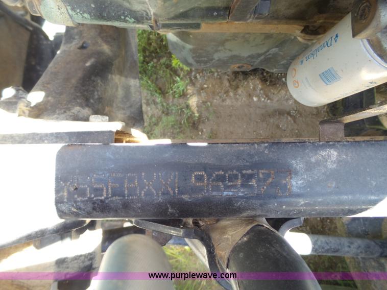 image for item L6592 1999 Freightliner Century Class semi truck