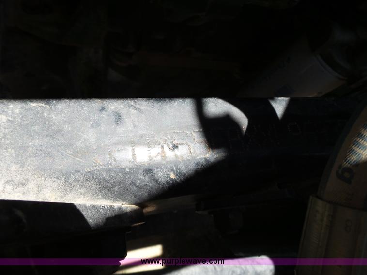 image for item L6592 1999 Freightliner Century Class semi truck