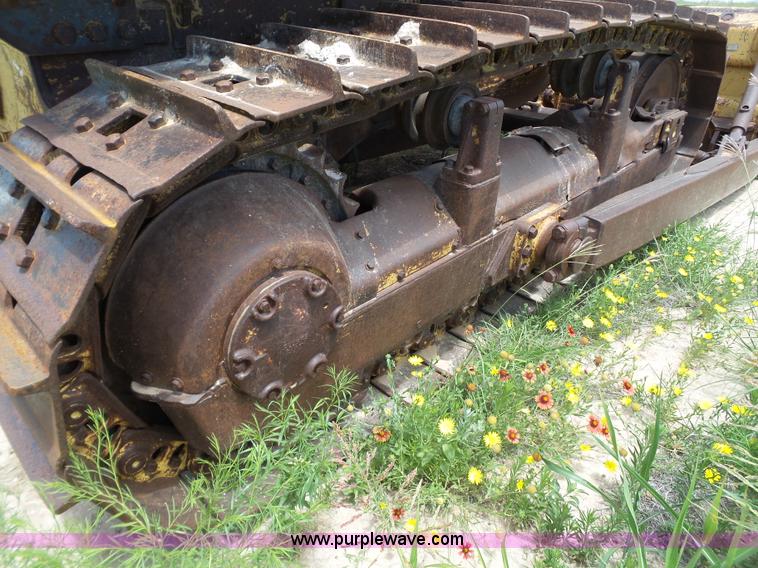 image for item L6594 Caterpillar D6D dozer
