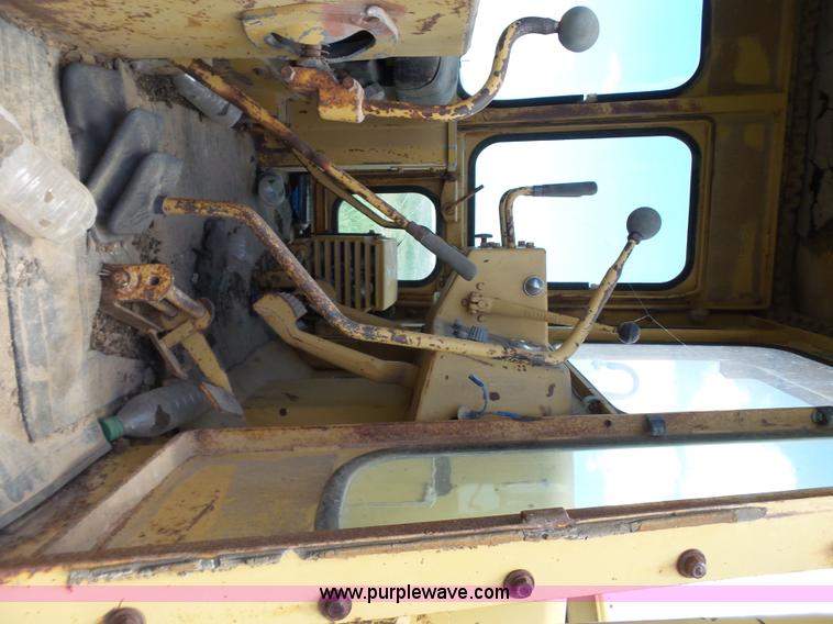image for item L6594 Caterpillar D6D dozer