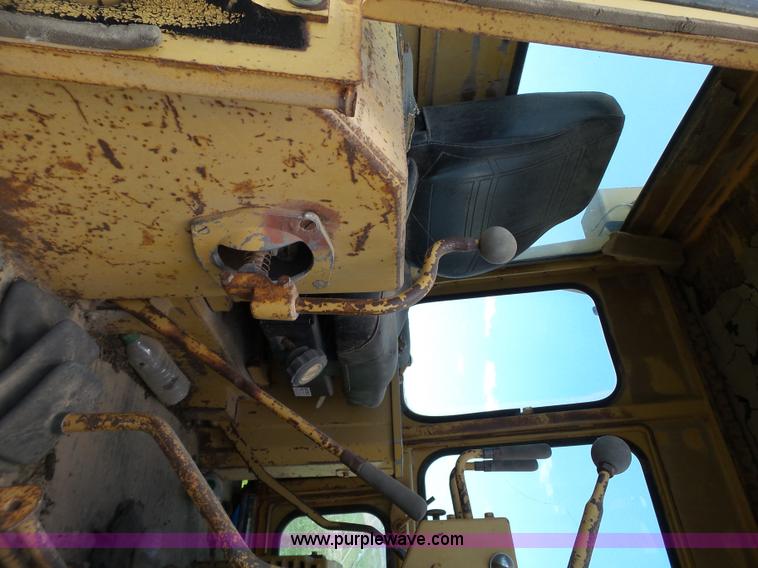 image for item L6594 Caterpillar D6D dozer