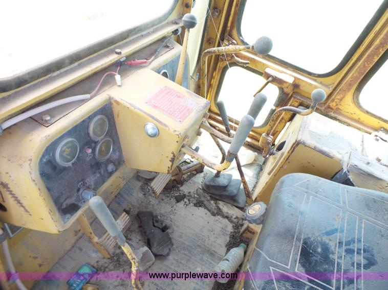 image for item L6594 Caterpillar D6D dozer