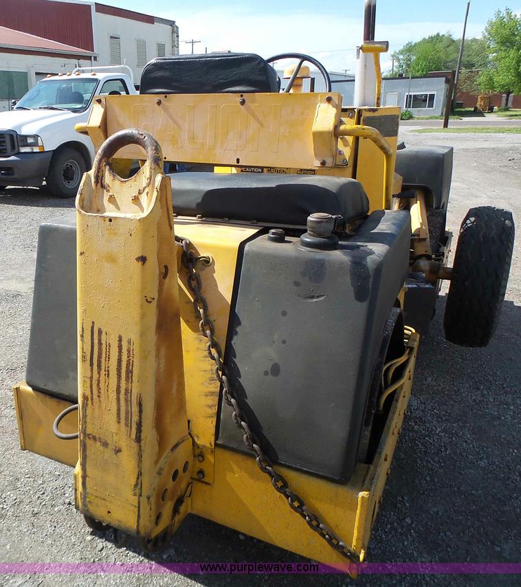 image for item L7232 Galion DU510086 vibratory double drum roller