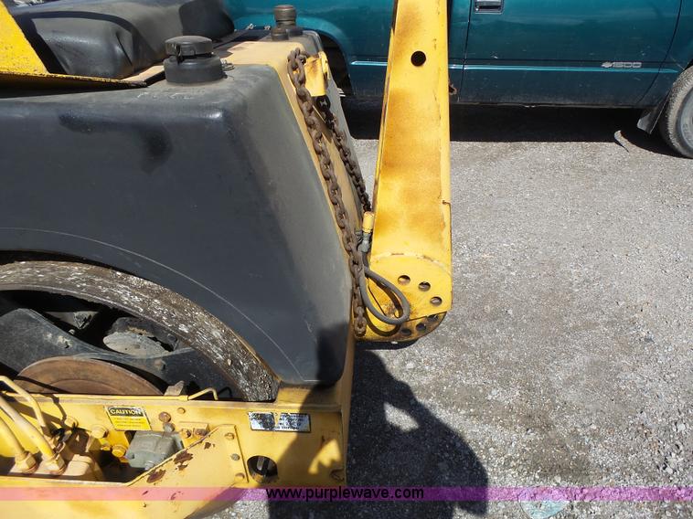 image for item L7232 Galion DU510086 vibratory double drum roller