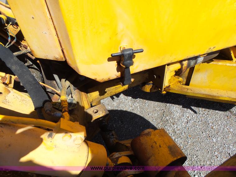 image for item L7232 Galion DU510086 vibratory double drum roller