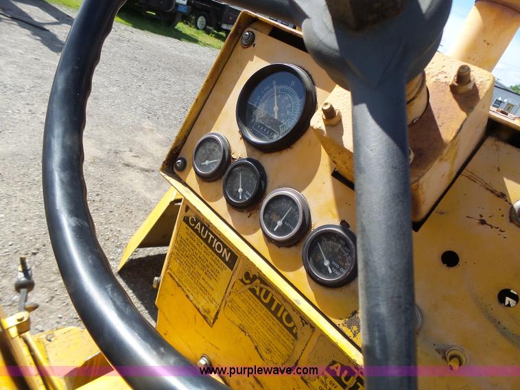 image for item L7232 Galion DU510086 vibratory double drum roller