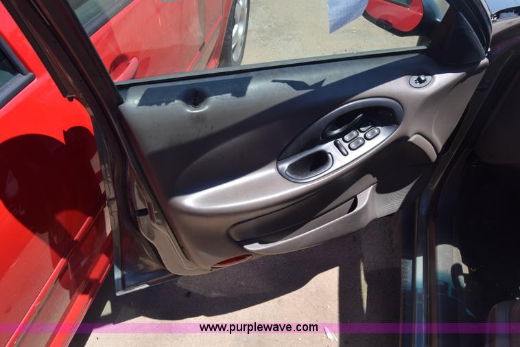 image for item BW9989 1999 Ford Taurus