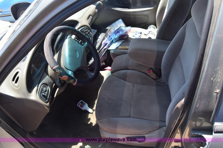 image for item BW9989 1999 Ford Taurus