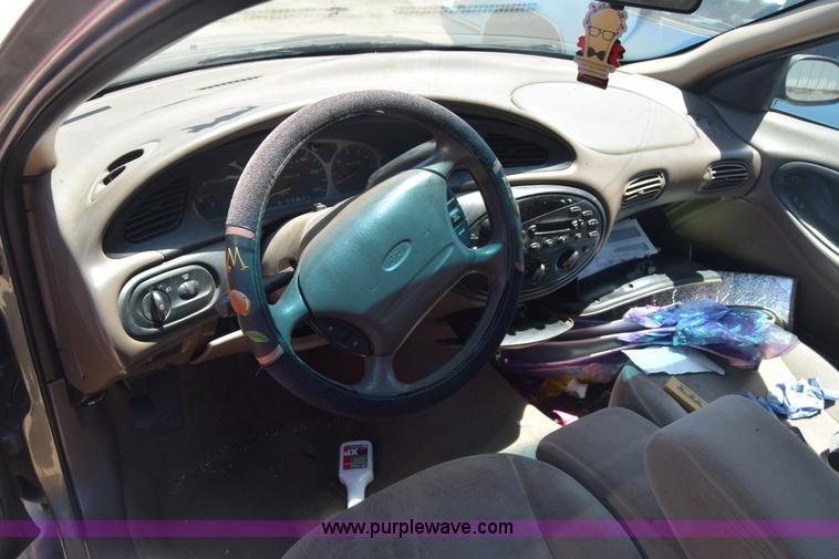 image for item BW9989 1999 Ford Taurus