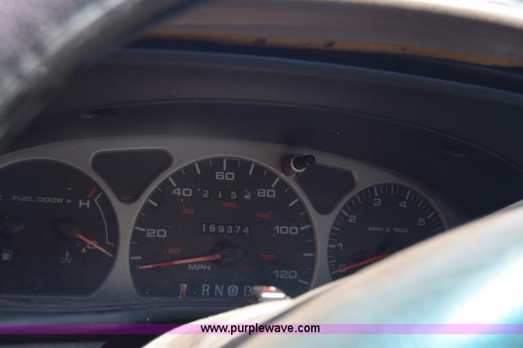 image for item BW9989 1999 Ford Taurus