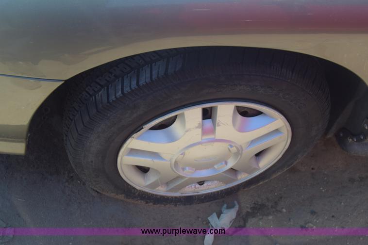 image for item BW9989 1999 Ford Taurus