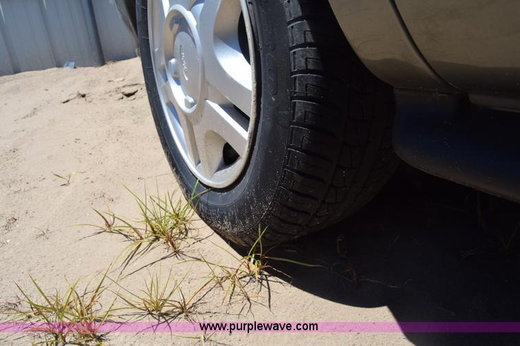 image for item BW9989 1999 Ford Taurus