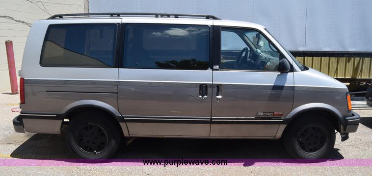 image for item BW9991 1993 Chevrolet Astro Extended van