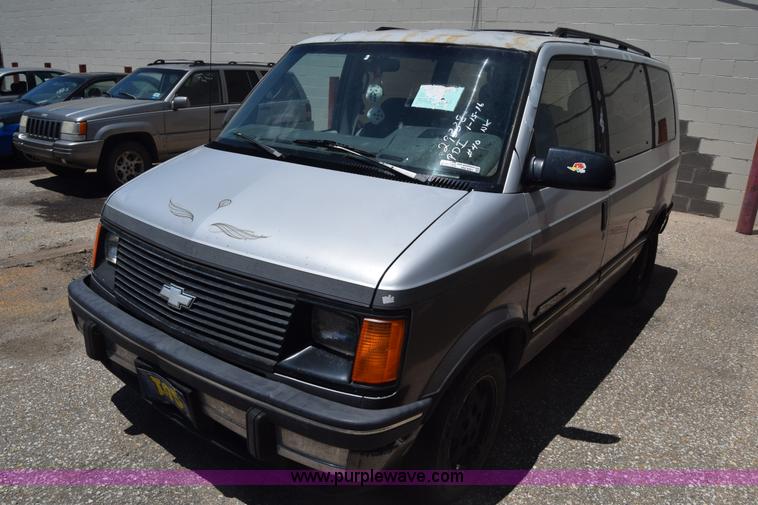image for item BW9991 1993 Chevrolet Astro Extended van