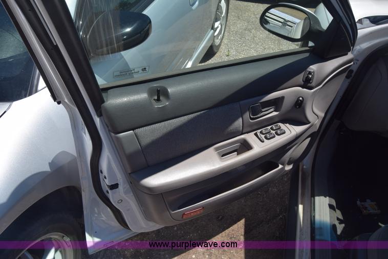 image for item BW9992 2000 Ford Taurus