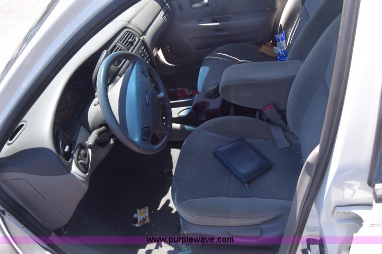 image for item BW9992 2000 Ford Taurus