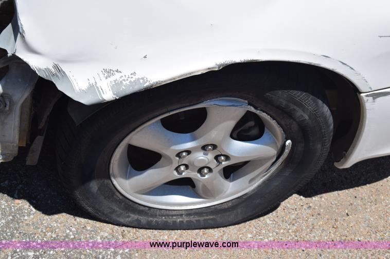 image for item BW9992 2000 Ford Taurus