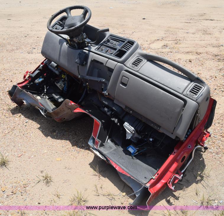 image for item CB9287 2002 Chevrolet Silverado 1500HD Crew Cab pickup truck parts