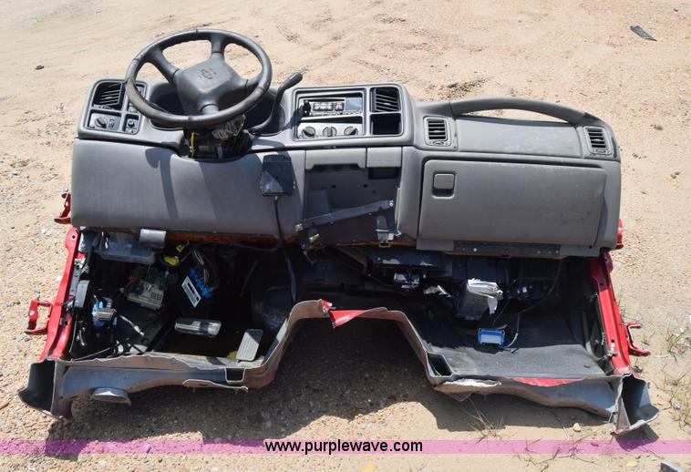 image for item CB9287 2002 Chevrolet Silverado 1500HD Crew Cab pickup truck parts