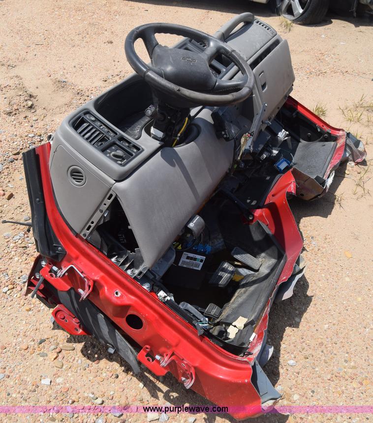 image for item CB9287 2002 Chevrolet Silverado 1500HD Crew Cab pickup truck parts