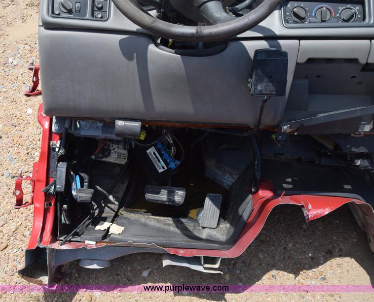 image for item CB9287 2002 Chevrolet Silverado 1500HD Crew Cab pickup truck parts