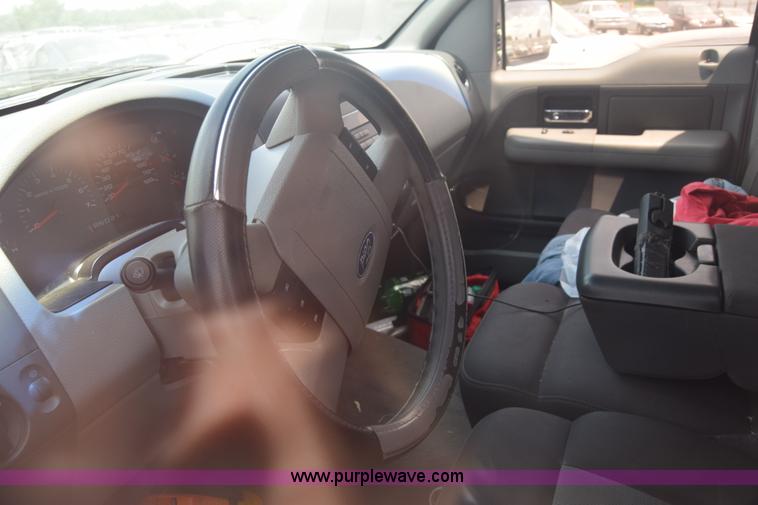 image for item CB9289 2004 Ford F150 pickup truck