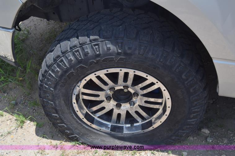 image for item CB9289 2004 Ford F150 pickup truck