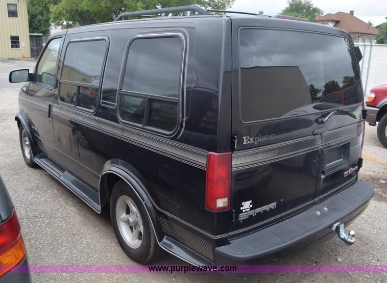 image for item CB9295 1996 GMC Safari van