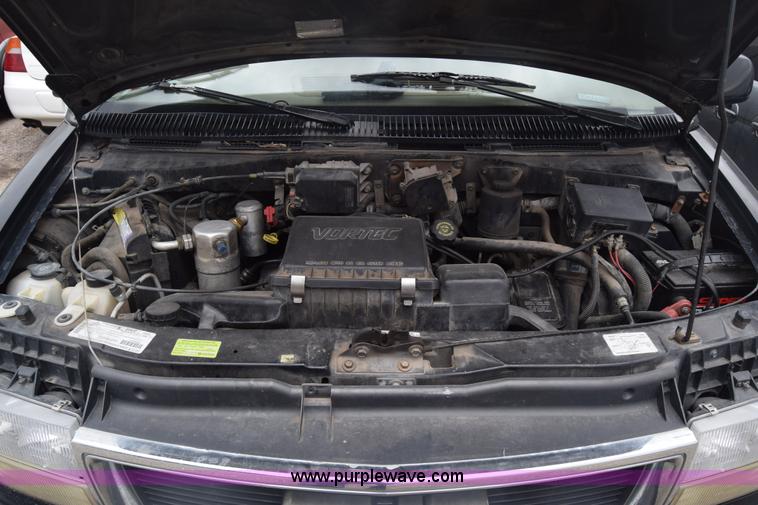 image for item CB9295 1996 GMC Safari van