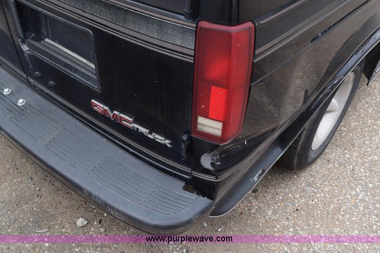 image for item CB9295 1996 GMC Safari van