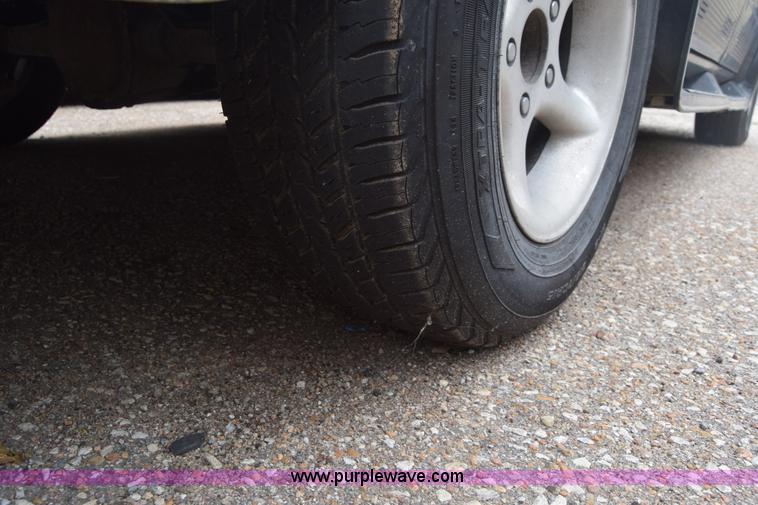 image for item CB9295 1996 GMC Safari van