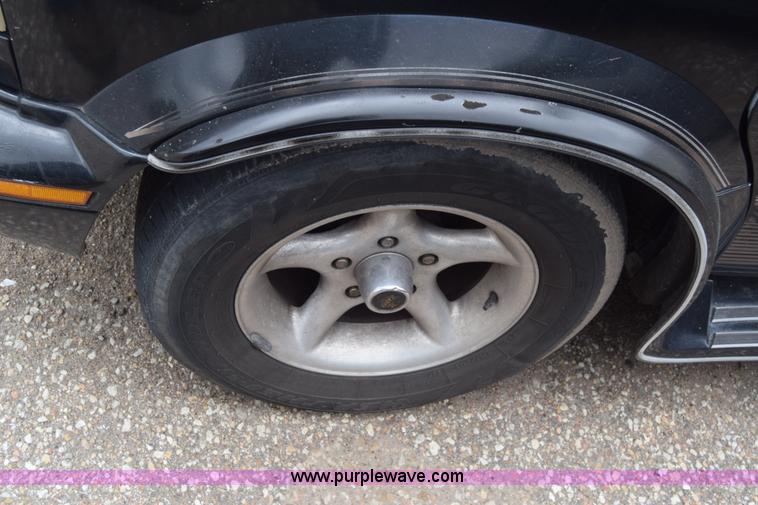 image for item CB9295 1996 GMC Safari van