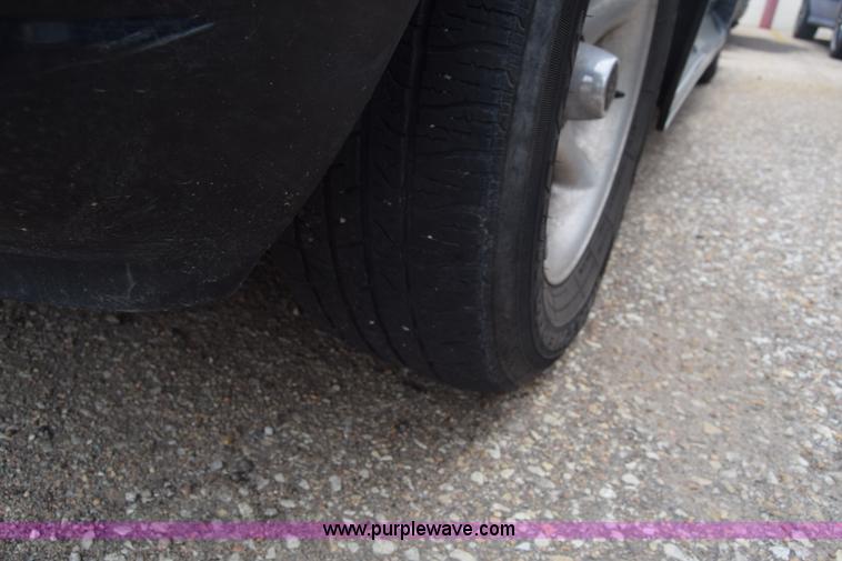 image for item CB9295 1996 GMC Safari van