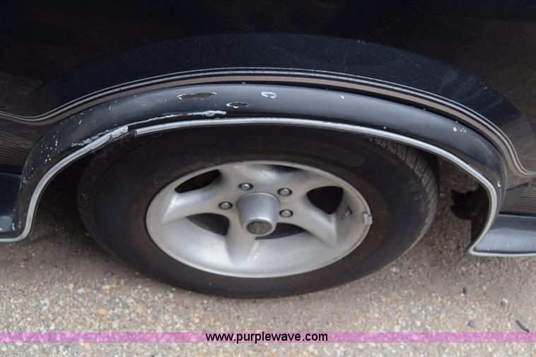 image for item CB9295 1996 GMC Safari van