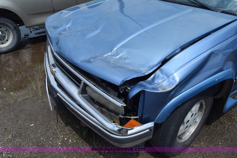 image for item CB9299 1995 Chevrolet Tahoe SUV