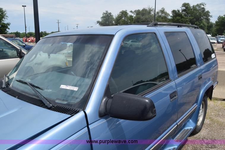 image for item CB9299 1995 Chevrolet Tahoe SUV