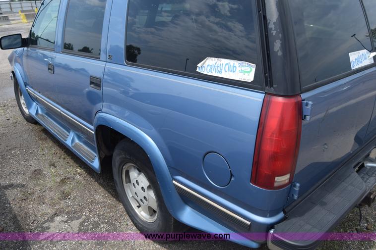 image for item CB9299 1995 Chevrolet Tahoe SUV