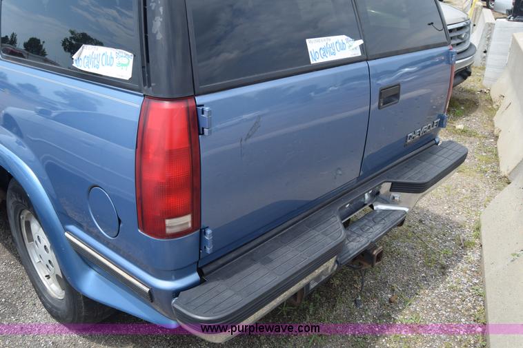 image for item CB9299 1995 Chevrolet Tahoe SUV