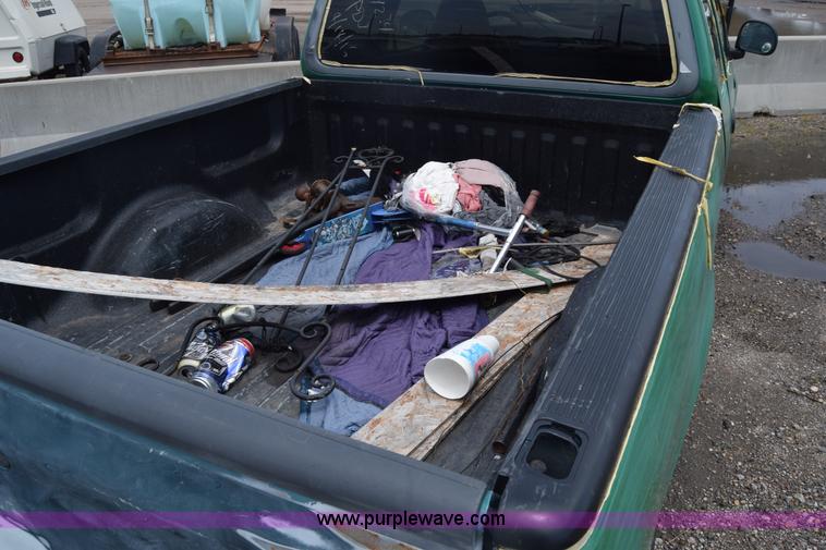 image for item CB9302 1998 Ford F150 SuperCab pickup truck