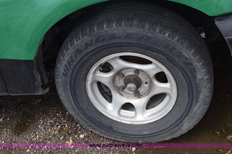 image for item CB9302 1998 Ford F150 SuperCab pickup truck