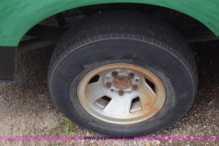 image for item CB9302 1998 Ford F150 SuperCab pickup truck