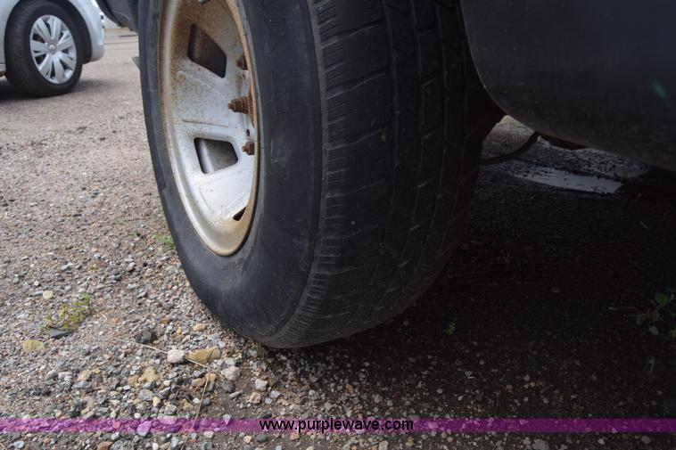 image for item CB9302 1998 Ford F150 SuperCab pickup truck