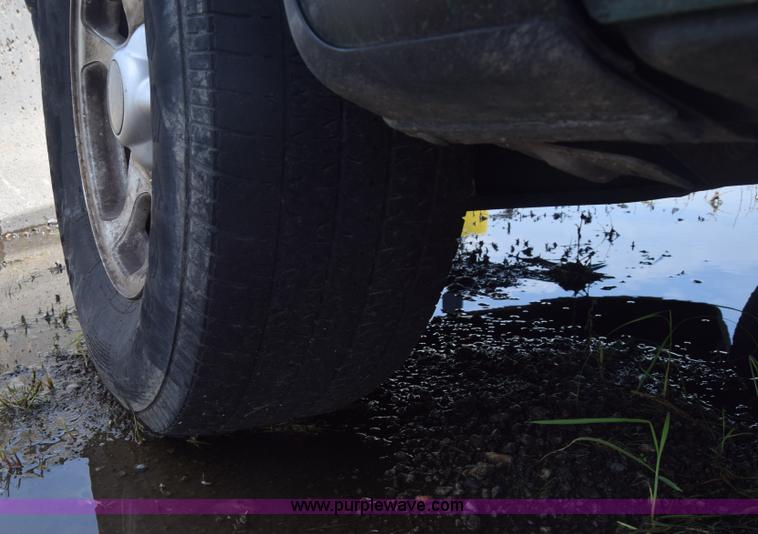 image for item CB9302 1998 Ford F150 SuperCab pickup truck