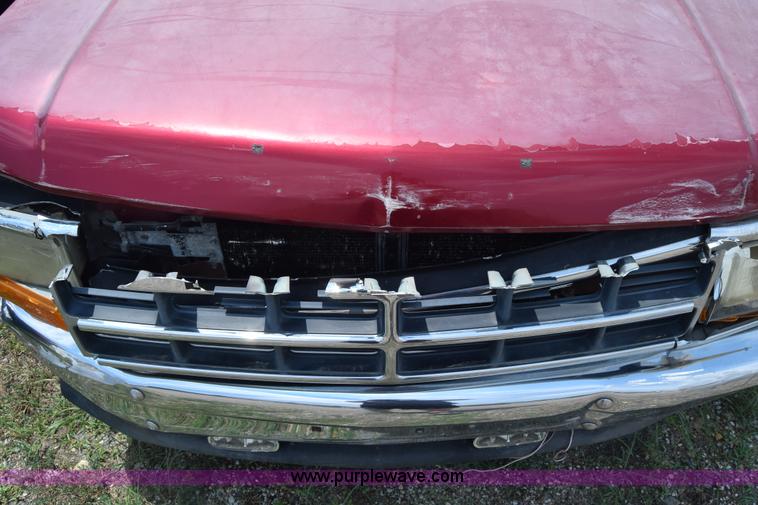 image for item CB9305 1996 Dodge Dakota Club Cab pickup truck