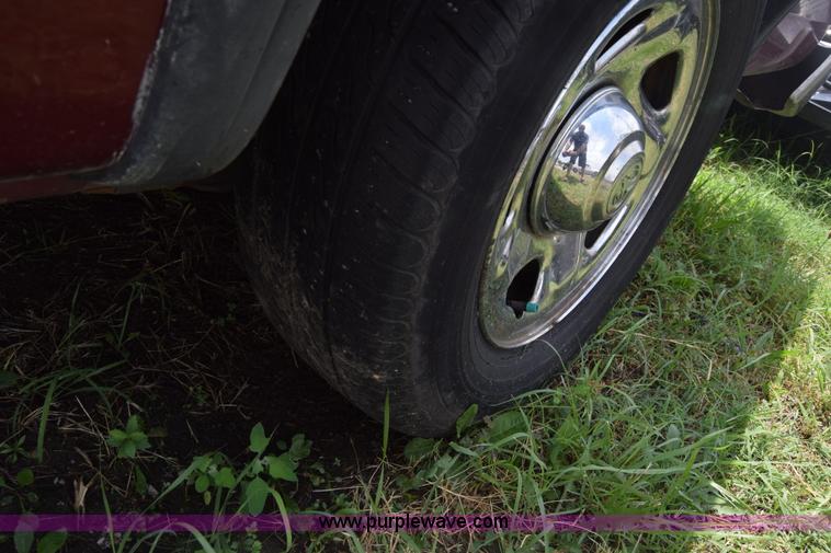 image for item CB9305 1996 Dodge Dakota Club Cab pickup truck