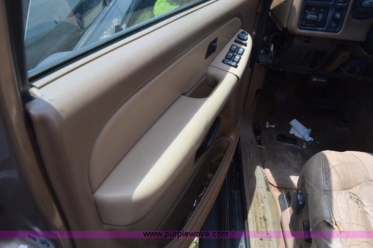 image for item CB9306 2000 Chevrolet Tahoe SUV