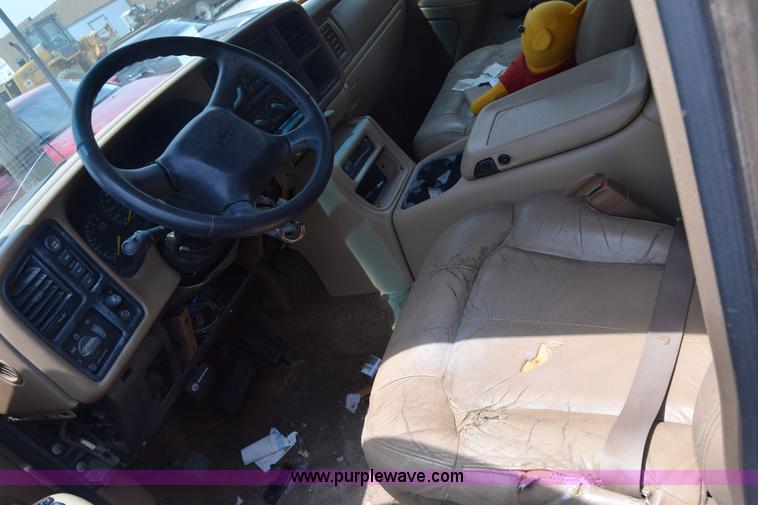 image for item CB9306 2000 Chevrolet Tahoe SUV