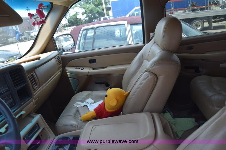 image for item CB9306 2000 Chevrolet Tahoe SUV