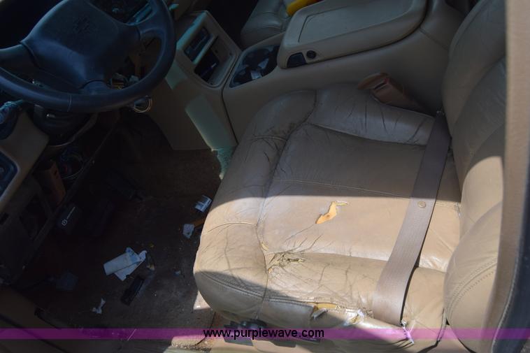 image for item CB9306 2000 Chevrolet Tahoe SUV