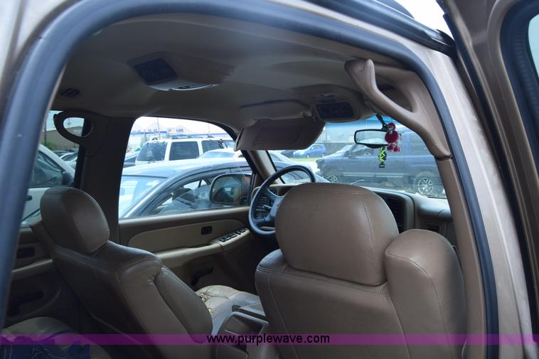 image for item CB9306 2000 Chevrolet Tahoe SUV